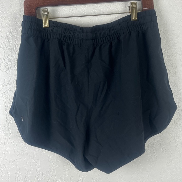 Vuori Clementine Athletic Shorts Sz XL 4” Drawstring Black No Lining - Picture 4 of 11
